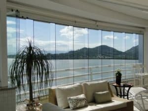 cortina ou envidraçamento de sacada ou varanda show glass