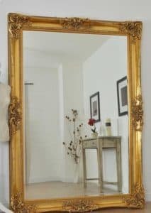 Moldura Clássica com Espelho