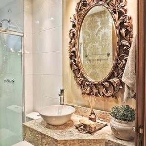 Espelho com Moldura Provençal