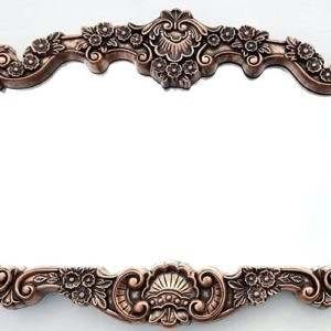 Espelho com Moldura Provençal em Resina