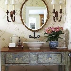 Espelho com Moldura Provençal