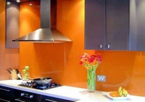 Cozinha com Vidro Pintado Laranja