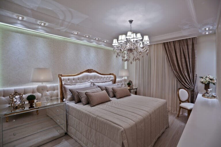 Criado mudo espelhado