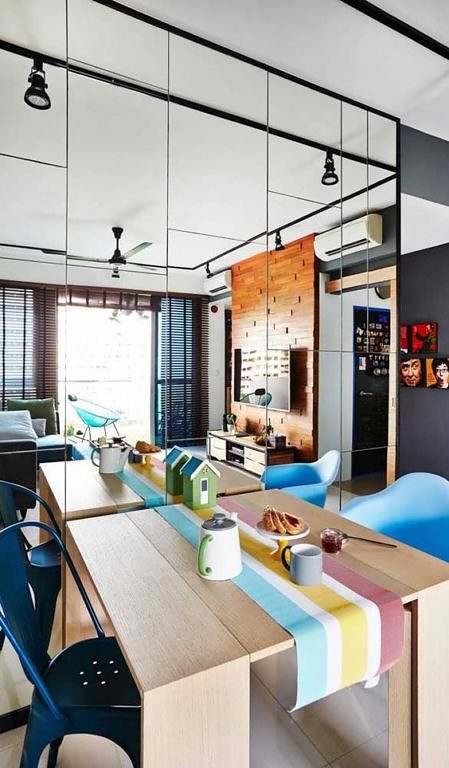 Parede de Espelho para Sala com mesa de quatro cadeiras