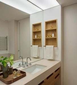 banheiro com espelho colado2