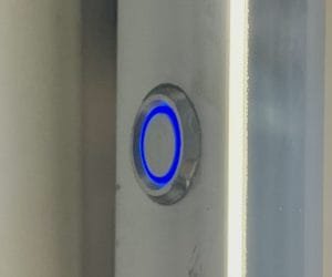 Espelho inteligente com boão lateral dimerisador