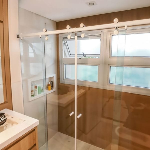 Box de Vidro de Abrir para Banheiro Branco modelo Elegance Due