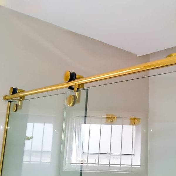 Box de Vidro para Banheiro modelo Elegance Tubo Redondo Dourado