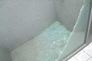 Box de vidro para banheiro temperado quebrado