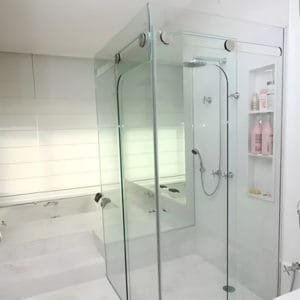 Box de vidro para o banheiro modelo Classik cromado inox polido ou escovado roldana aparente