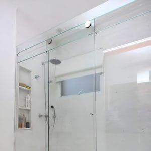 Box de vidro para o banheiro modelo Classik cromado inox polido ou escovado roldana aparente