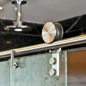 Box de vidro para o banheiro modelo Max cromado inox polido ou escovado roldana aparente