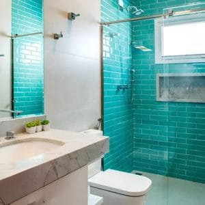 Box de vidro para o banheiro modelo Quadratto cromado inox polido ou escovado roldana aparente