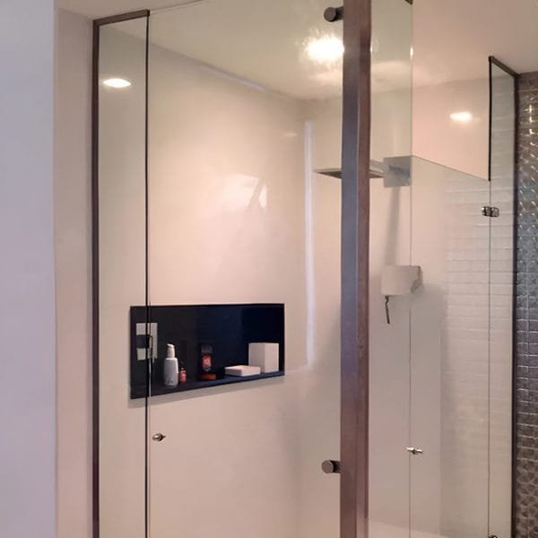 Box de vidro para o banheiro modelo Safira cromado inox polido ou escovado