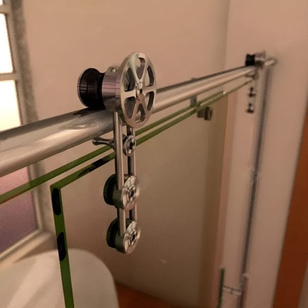 Box de vidro para o banheiro modelo Spider Ferrari cromado inox polido ou escovado roldana aparente