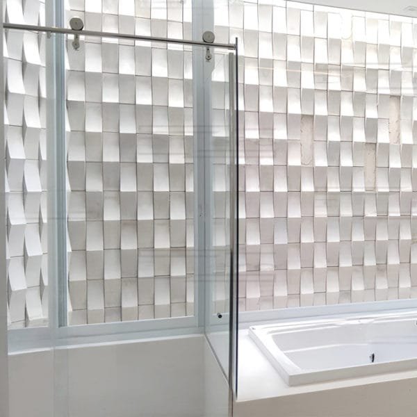 Box de vidro para o banheiro Prada cromado inox polido roldana aparente