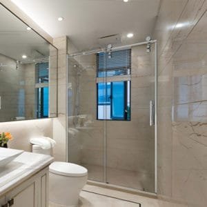 Box de vidro para o banheiro Siena cromado inox polido roldana aparente