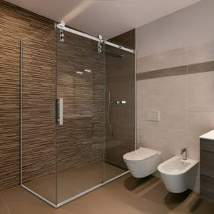 Box de vidro para o banheiro Tiezzo cromado inox polido roldana aparente