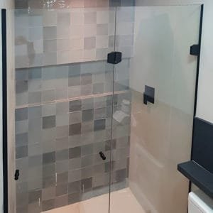 Box de Vidro para Banheiro modelo Fit dobradiça preta