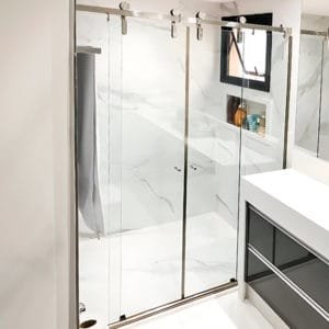 Box de Vidro para Banheiro modelo Luxe Trilho Retangular Inox Polido Cromado