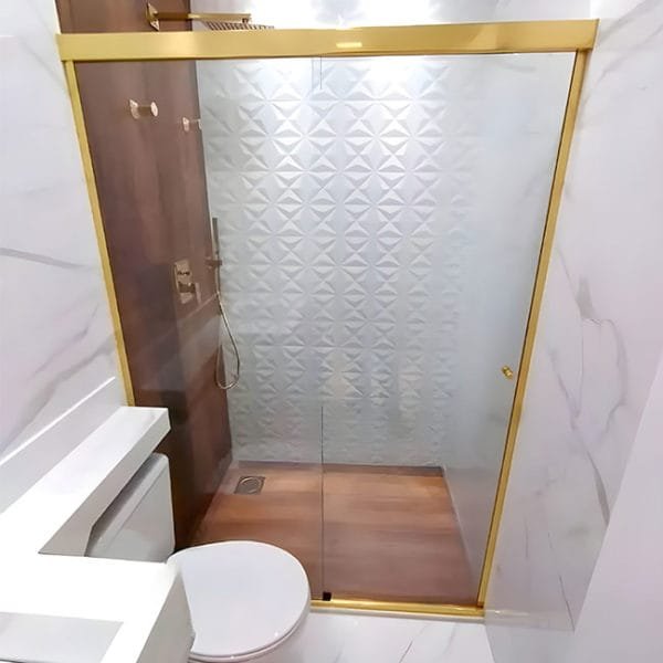 Box de Vidro para Banheiro modelo Reto em aluminio dourado