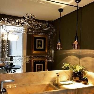 Espelho Veneziano Banheiro Lavabo sobreposto a um espelho