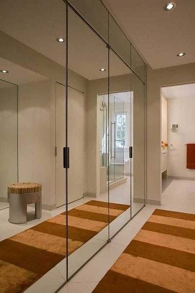 Quarto com guarda-roupa espelhado show glass